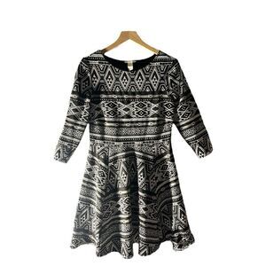 H&M Fit and Flare Dress Geometric Print 3/4 Sleeve Casual‎ Size M